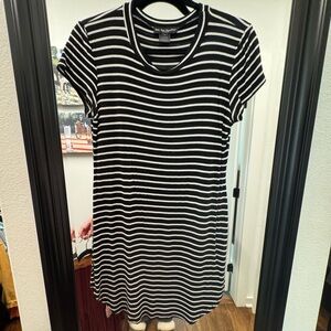 Black and White Short Sleeve T-Shirt Dress